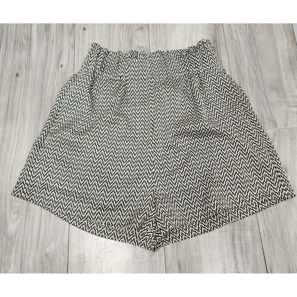 H&M Paper-Bag Shorts with Pockets Woman's Size 6